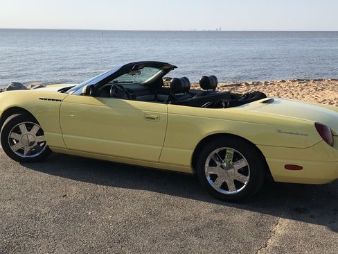 Used 2002 Ford Thunderbird RWD image 1