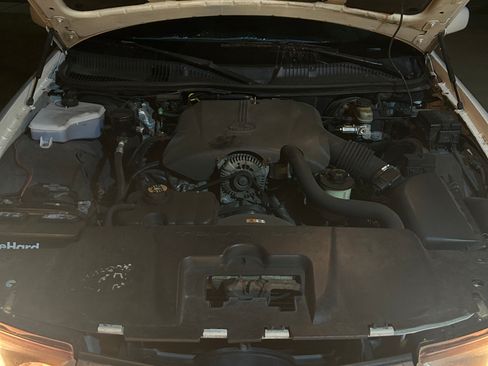 Used 2000 Lincoln Town Car Cartier RWD image 2