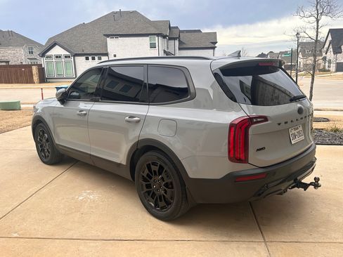 Used 2021 Kia Telluride SX w/ SX Prestige Package image 9