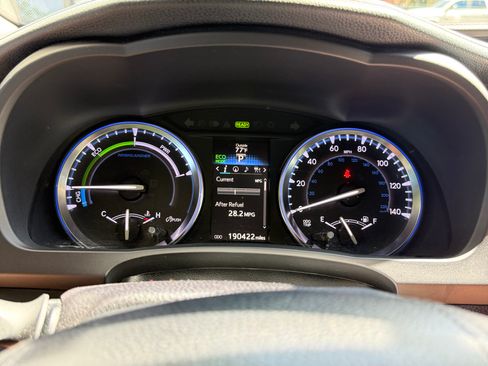 Used 2015 Toyota Highlander Limited w/ Driver Technology Package AWD/4WD image 9