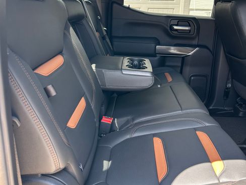 Used 2021 GMC Sierra 1500 AT4 w/ AT4 Premium Package AWD/4WD image 10