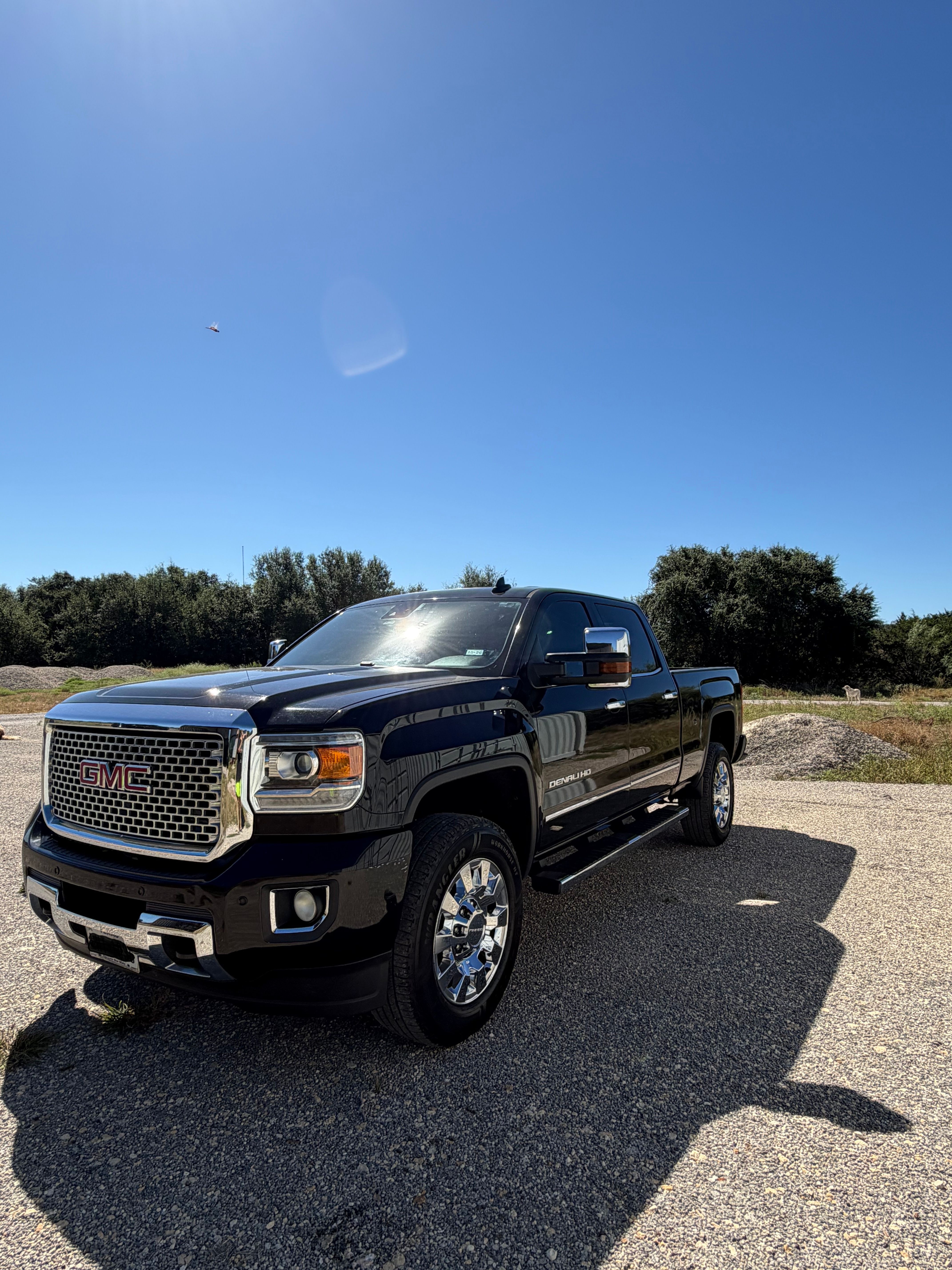 Used 2017 GMC Sierra 2500 Denali w/ Suspension Package, Off-Road AWD/4WD image 4