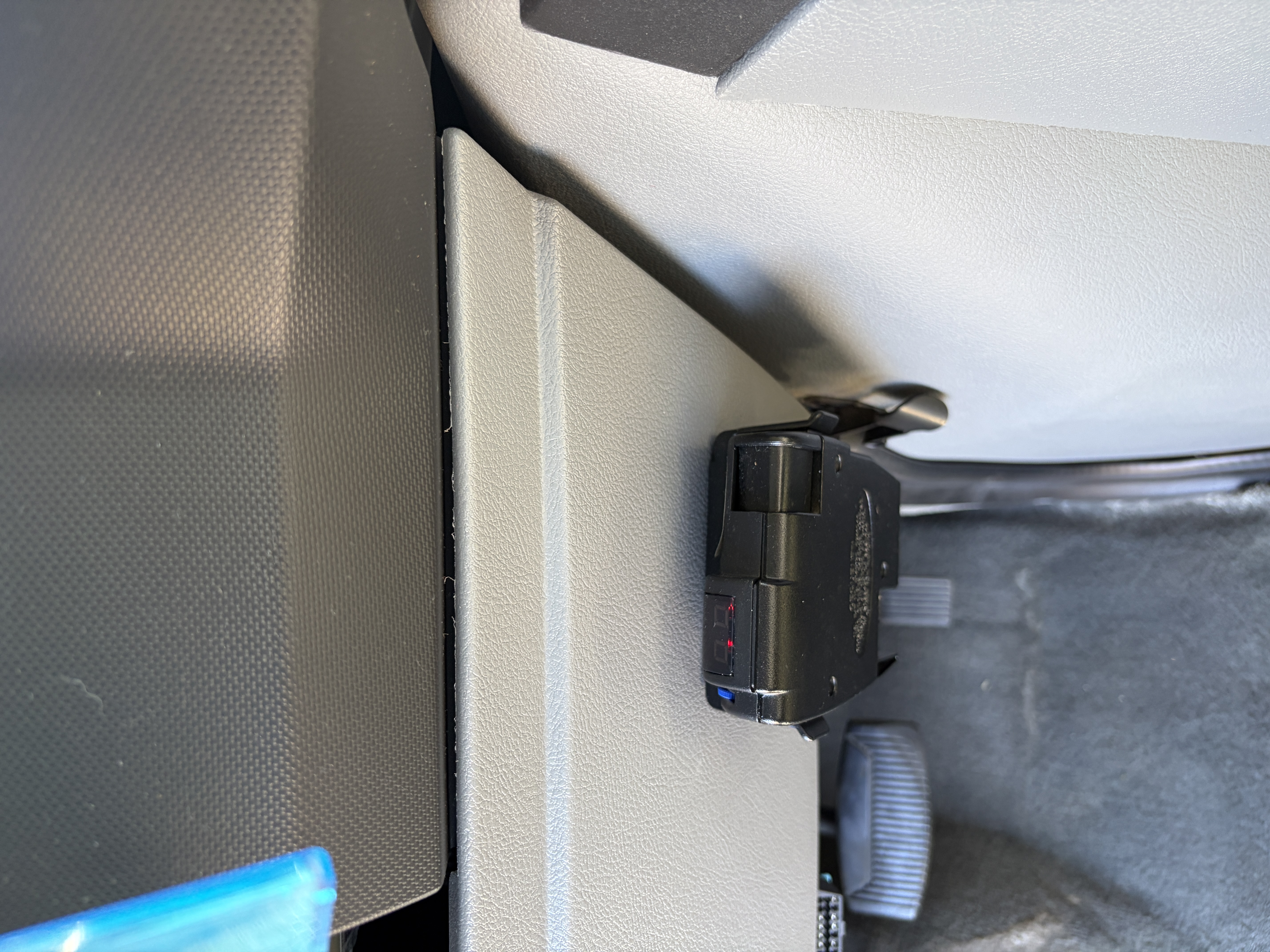Used 2012 Ford E-350 and Econoline 350 XLT RWD image 6