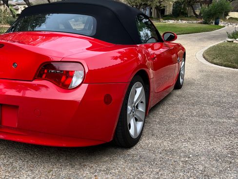 Used 2006 BMW Z4 3.0i image 6