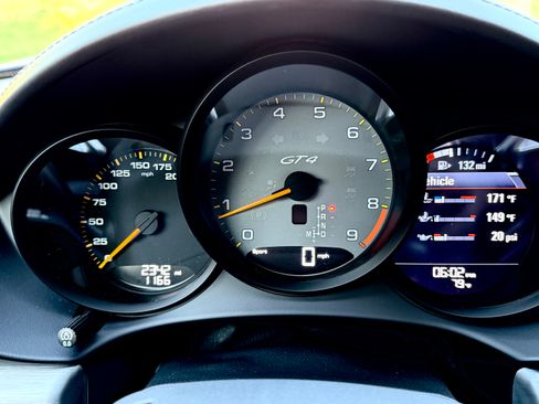 Used 2021 Porsche 718 Cayman GT4 image 18