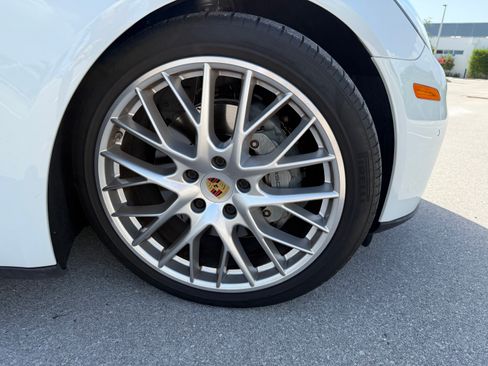 Used 2018 Porsche Panamera 4S AWD/4WD image 19