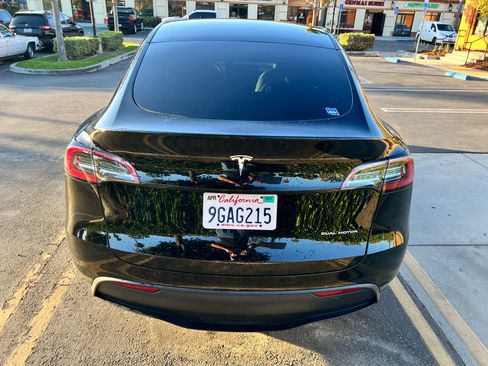 Used 2023 Tesla Model Y Long Range AWD/4WD image 9