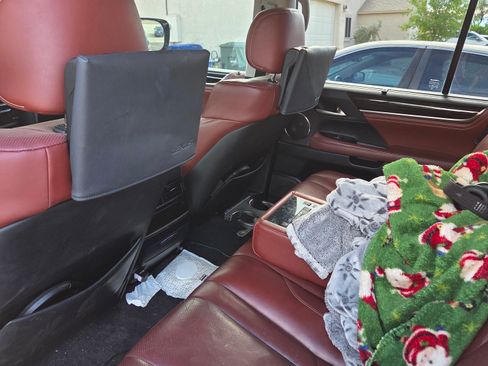 Used 2019 Lexus LX 570 4WD w/ Luxury Package image 10