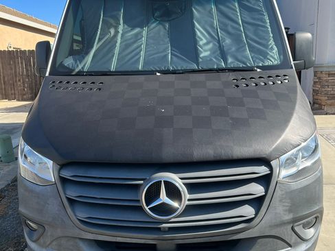 Used 2022 Mercedes-Benz Sprinter 2500 image 2