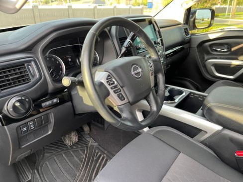 Used 2023 Nissan Titan SV w/ SV Convenience Package RWD image 29