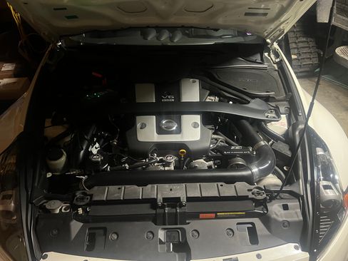 Used 2018 Nissan 370Z Roadster image 8