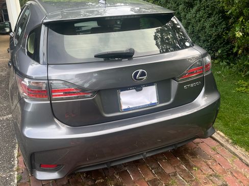 Used 2015 Lexus CT 200h w/ Seat Comfort Package FWD image 2