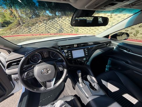 Used 2019 Toyota Camry SE image 13