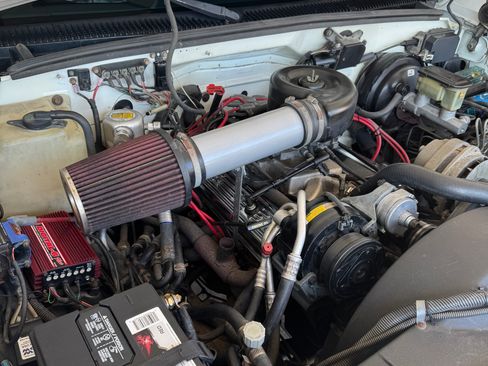 Used 1993 Chevrolet Suburban 4WD image 13