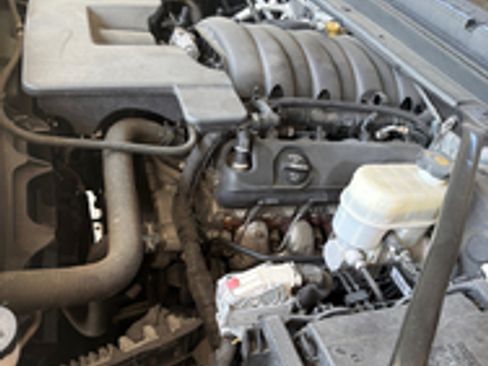Used 2015 Chevrolet Suburban LTZ AWD/4WD image 19