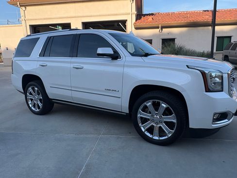 Used 2019 GMC Yukon Denali w/ Denali Ultimate Package AWD/4WD image 13