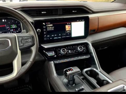 Used 2022 GMC Sierra 1500 Denali w/ Denali Reserve Package image 8