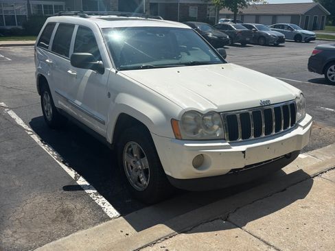 Used 2005 Jeep Grand Cherokee Limited AWD/4WD image 2