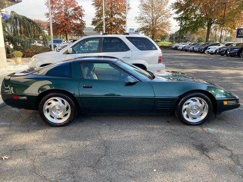 Used 1993 Chevrolet Corvette Coupe RWD image 9