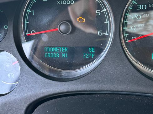 Used 2010 Chevrolet Silverado 1500 LTZ w/ Convenience Package image 17