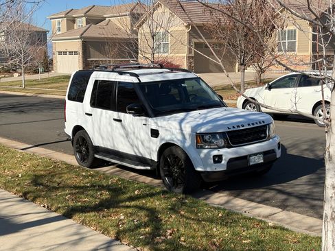 Used 2016 Land Rover LR4 HSE Silver Edition image 1