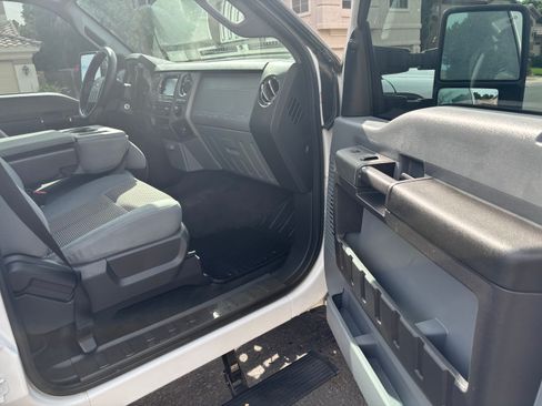 Used 2012 Ford F350 XLT w/ XLT Premium Pkg image 12