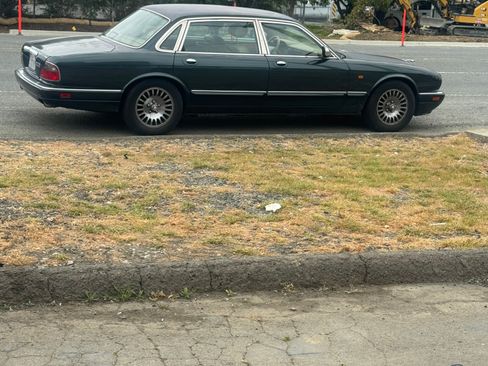 Used 1996 Jaguar XJ Vanden Plas RWD image 5