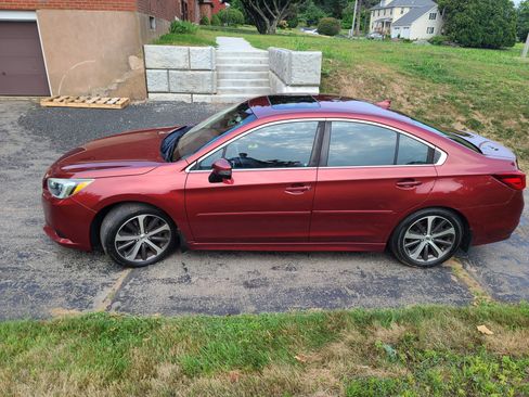 Used 2017 Subaru Legacy 3.6R Limited image 2