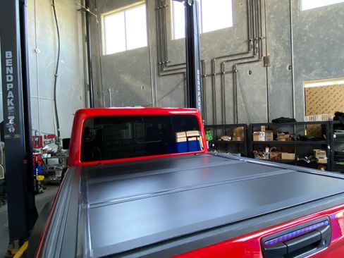 Used 2020 Jeep Gladiator Rubicon image 8