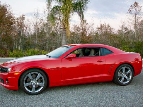 Used 2010 Chevrolet Camaro SS w/ RS Package image 13