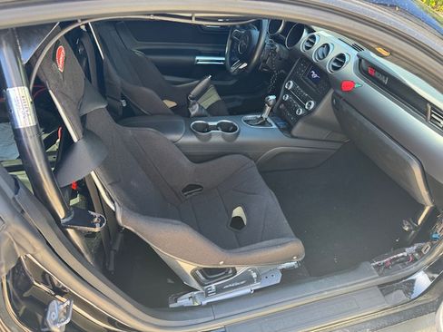 Used 2019 Ford Mustang GT RWD image 12