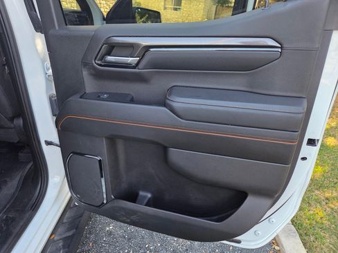 Used 2023 GMC Sierra 1500 AT4 w/ Technology Package image 19