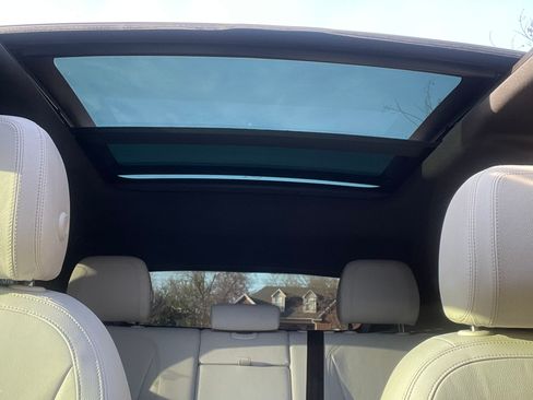 Used 2018 Jaguar F-PACE Prestige image 14