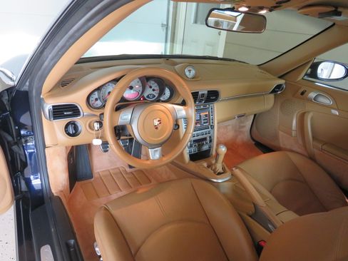 Used 2005 Porsche 911 Carrera S image 9