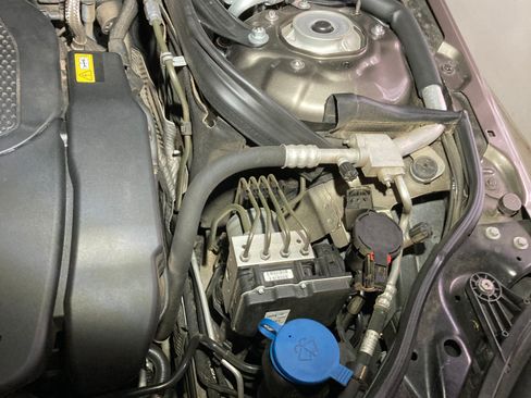 Used 2013 Mercedes-Benz E 350 E 350 Sedan 4D image 21