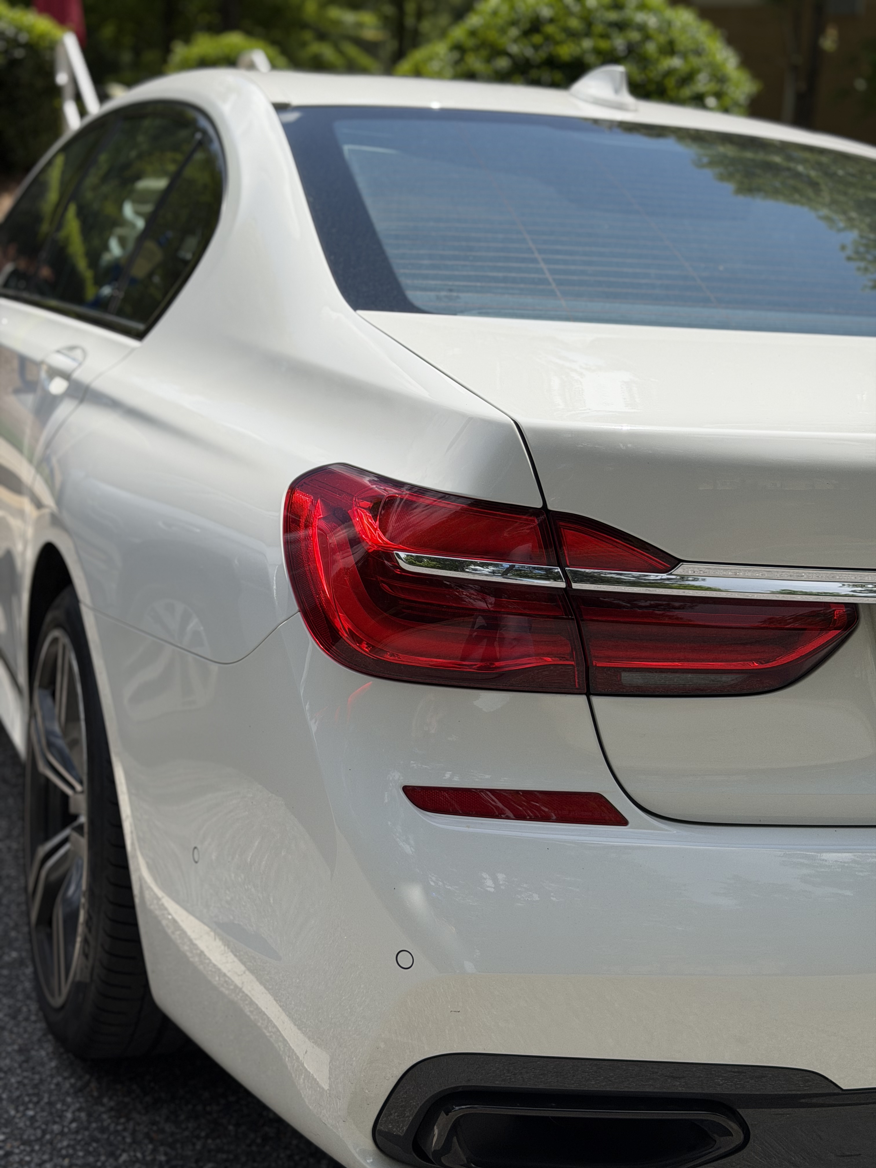 Used 2019 BMW 740i w/ Executive Package RWD image 28