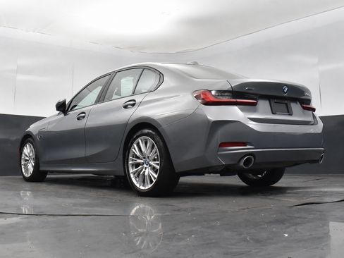 Used 2023 BMW 330e xDrive AWD/4WD image 21