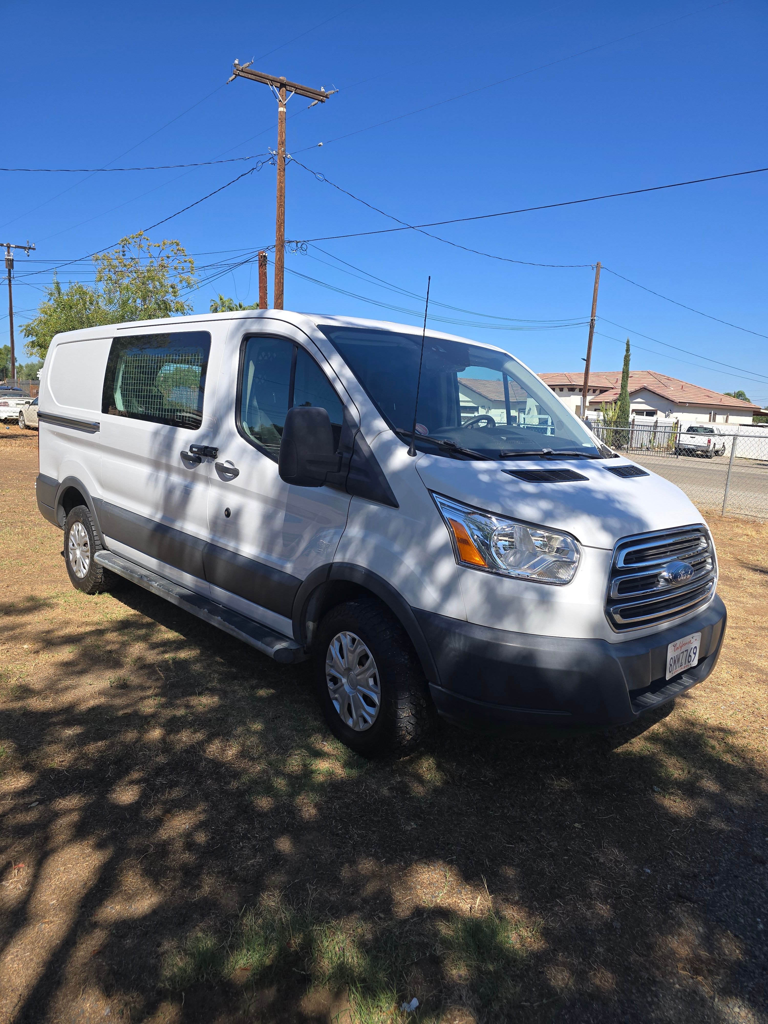 Used 2018 Ford Transit 250 130 Low Roof w/ Exterior Upgrade Package RWD image 1