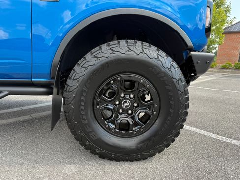 Used 2023 Ford Bronco Wildtrak image 12