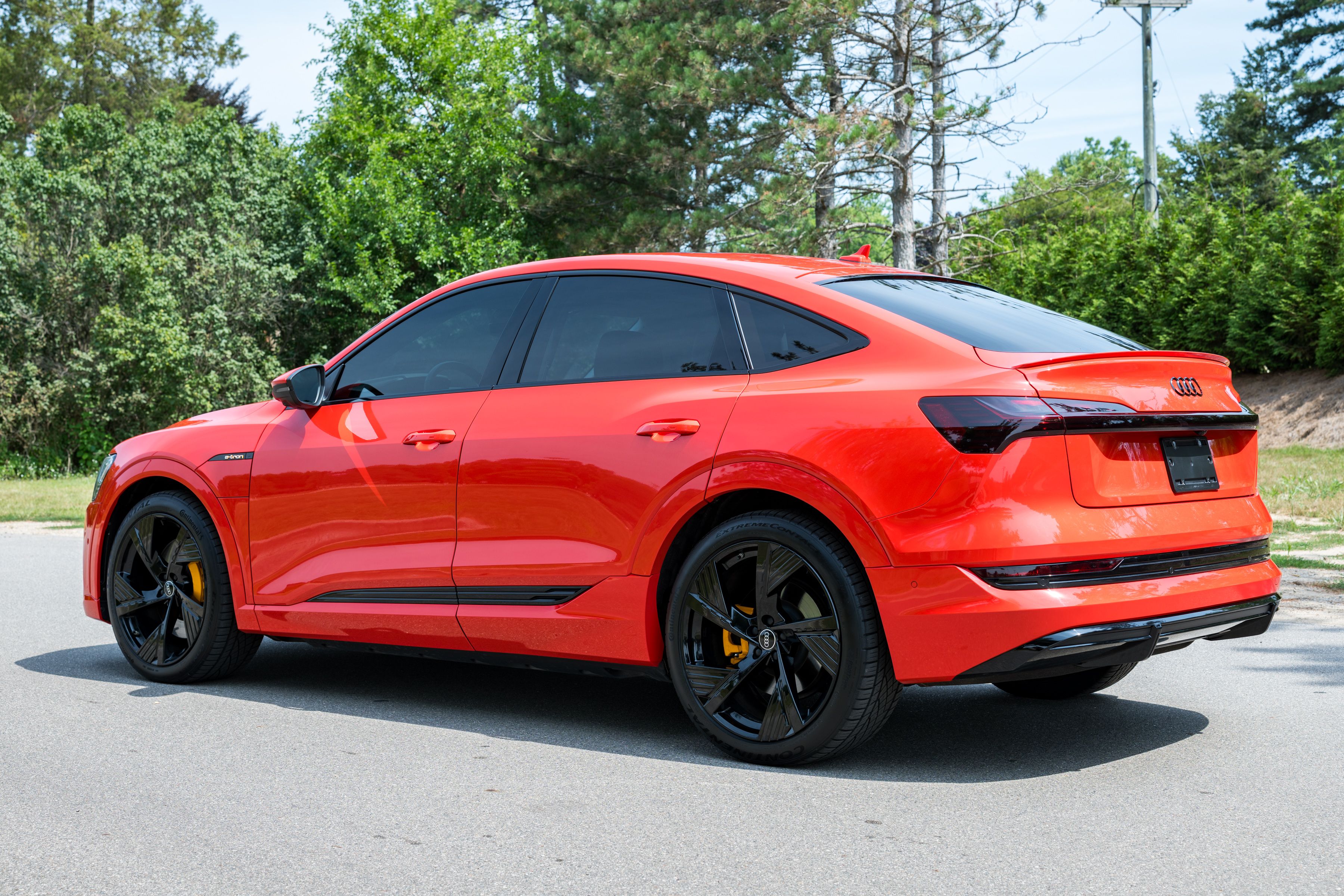 Used 2022 Audi e-tron Prestige w/ Prestige Package AWD/4WD image 2