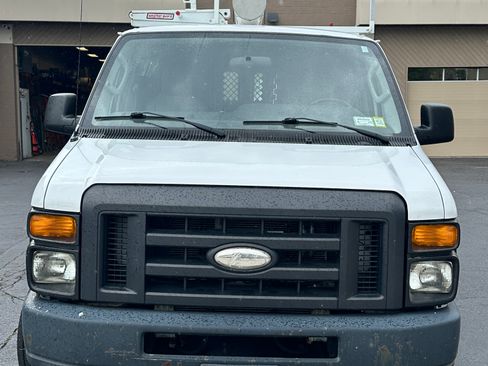 Used 2014 Ford E-250 and Econoline 250 RWD image 2