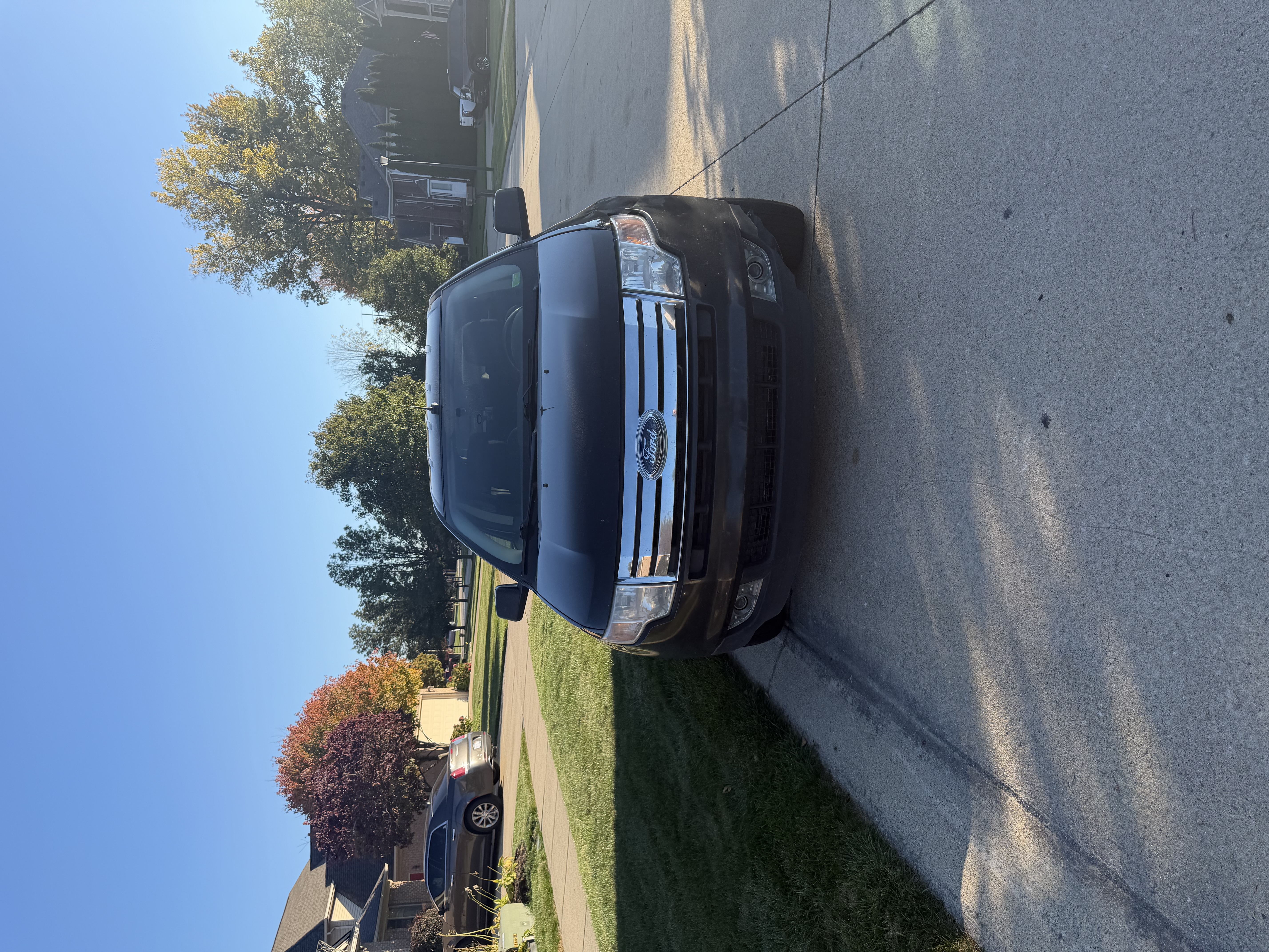 Used 2010 Ford Edge SEL AWD/4WD image 2