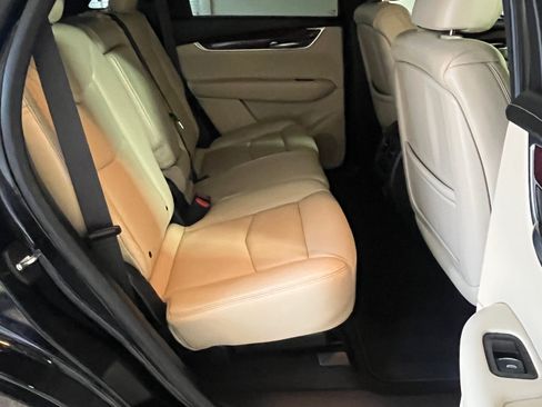 Used 2018 Cadillac XT5 Luxury w/ Driver Awareness Package image 13