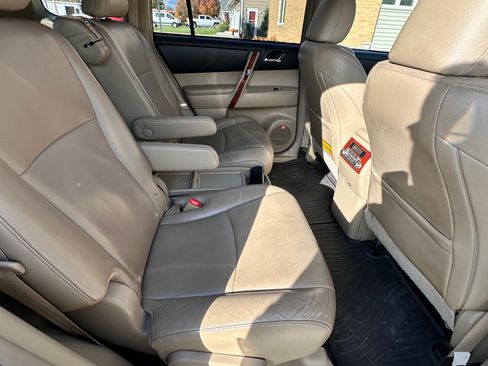 Used 2012 Toyota Highlander Limited image 19
