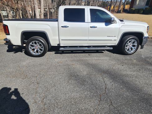 Used 2018 GMC Sierra 1500 SLT w/ SLT Premium Package image 2