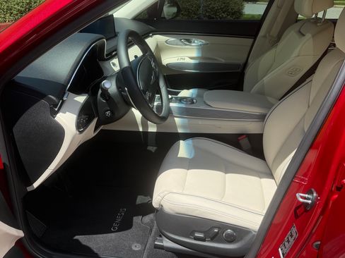 Used 2025 Genesis GV70 2.5T w/ Advanced Package image 8