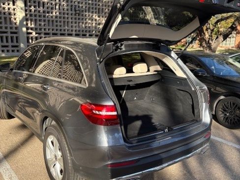 Used 2018 Mercedes-Benz GLC 300 image 12