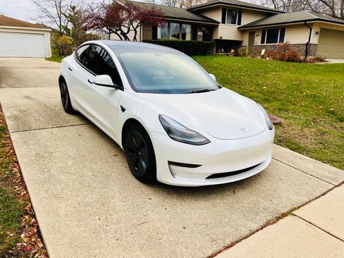 Used 2023 Tesla Model 3 Standard Range image 10