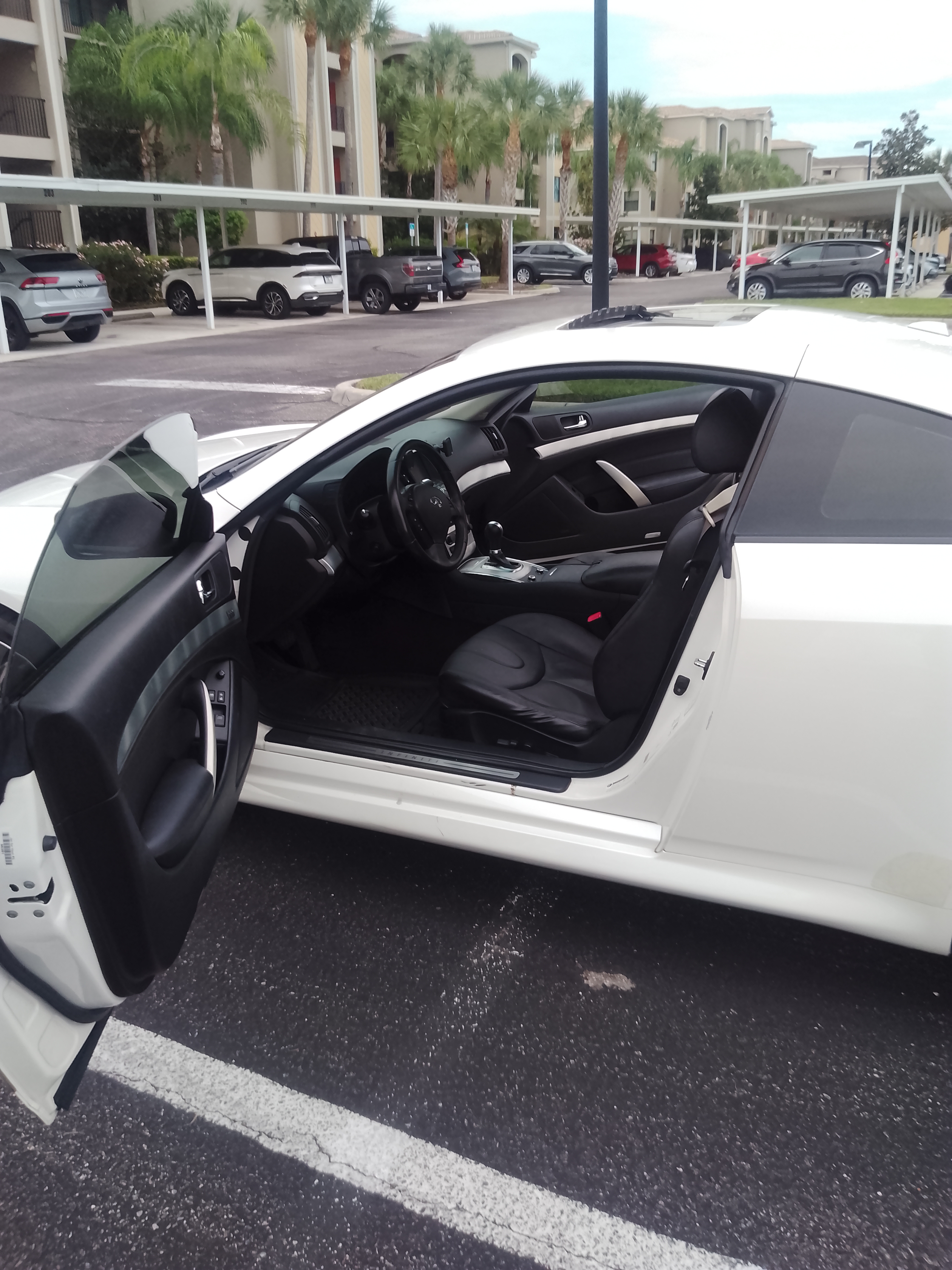 Used 2015 INFINITI Q60 Journey w/ Premium Package RWD image 15