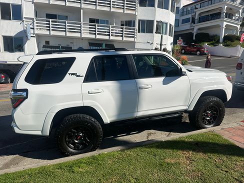 Used 2019 Toyota 4Runner TRD Off-Road Premium image 6
